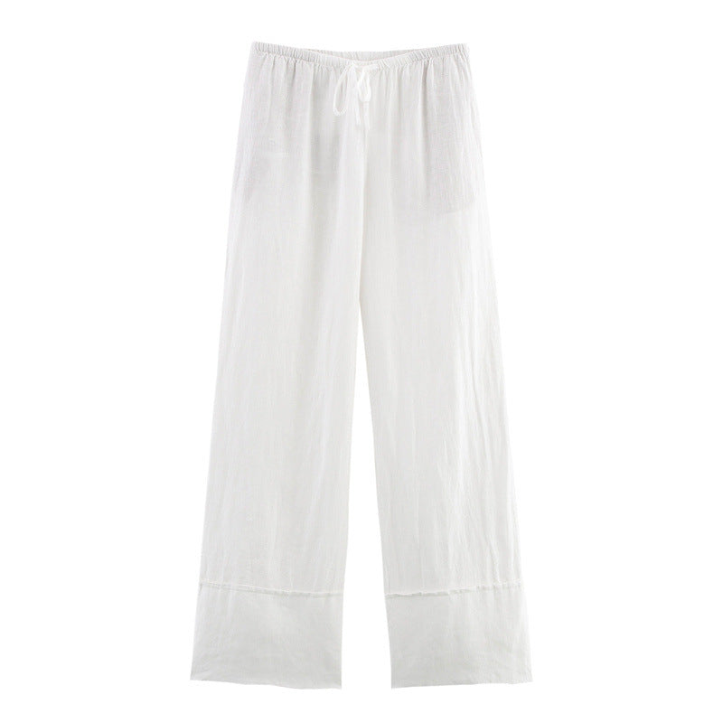 Damen Leinenhemd und weite Hose, Sommeroutfit