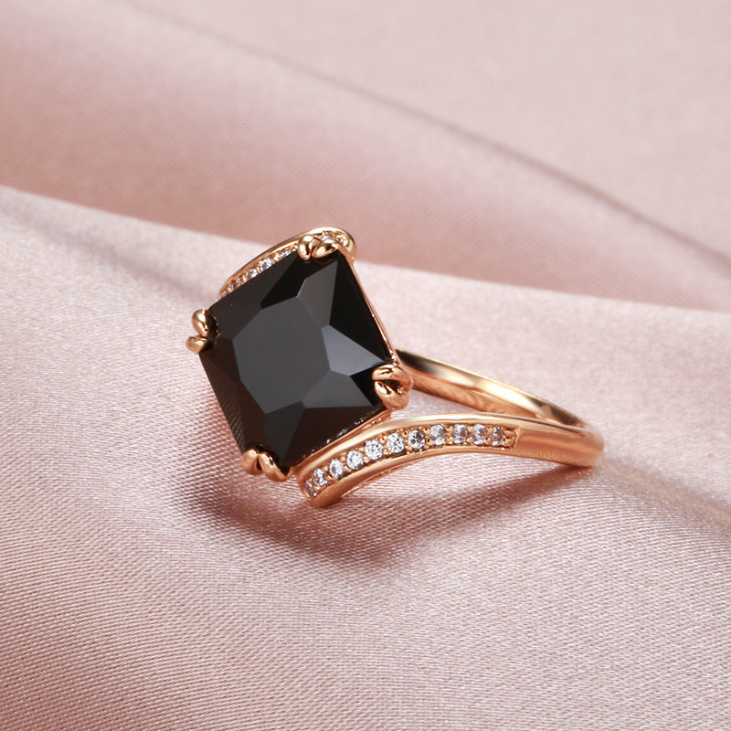 Women's Retro Style Zircon Ring