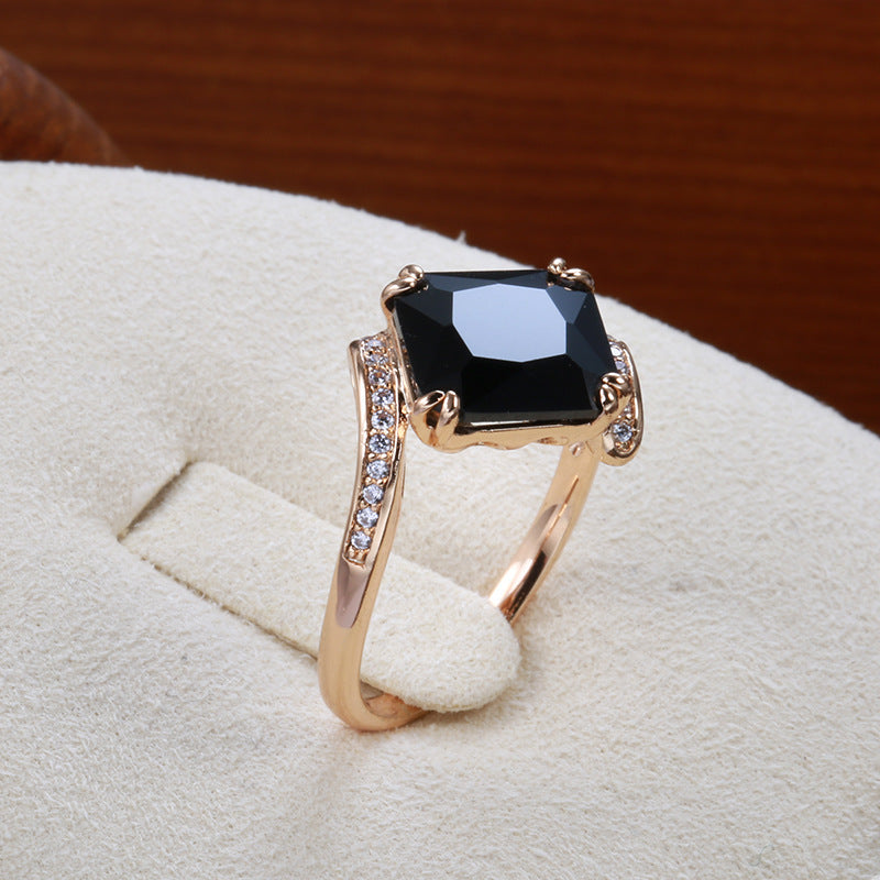 Women's Retro Style Zircon Ring