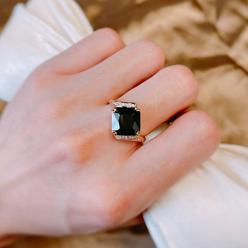 Women's Retro Style Zircon Ring