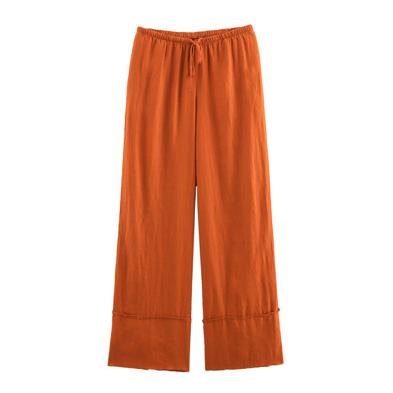 Damen Leinenhemd und weite Hose, Sommeroutfit