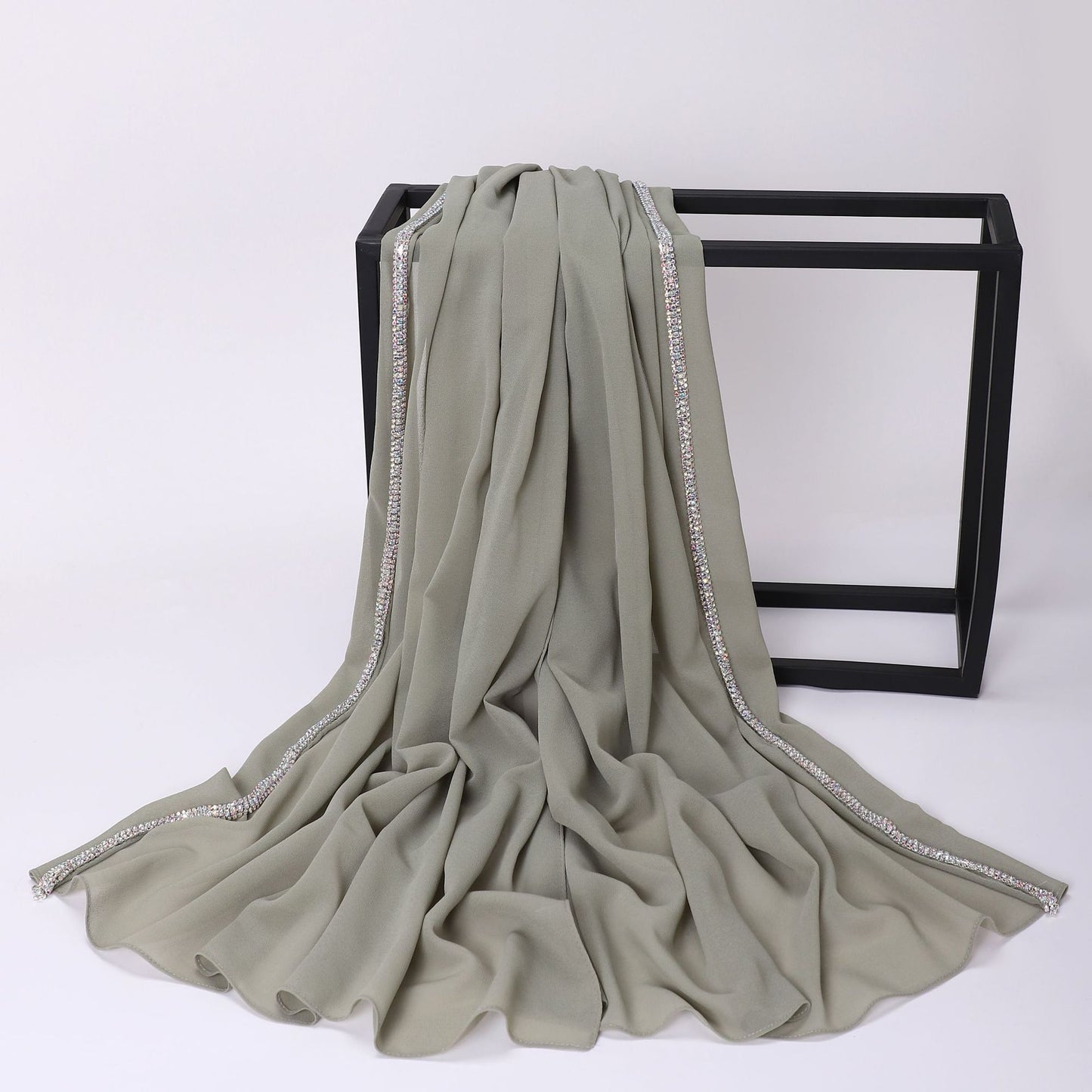 Hochglänzender Chiffonschal mit langem Rand und Diamanten, Ethno-Schal, Kopftuch aus dem Nahen Osten und Afrika, malaiisch gewickeltes Kopftuch
