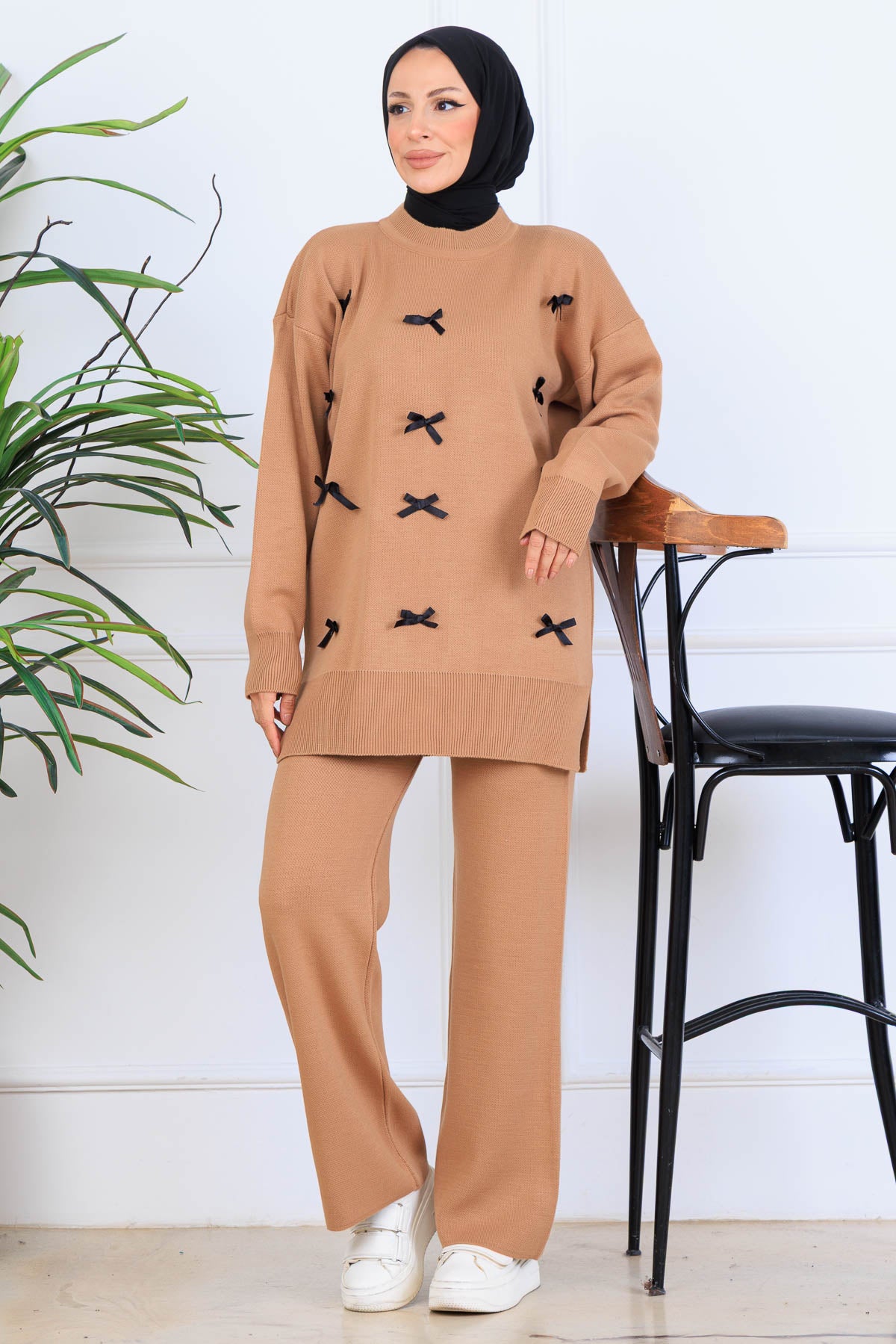 Bow-Detail Knitwear Set in Camel – NEOMODEST, image 1