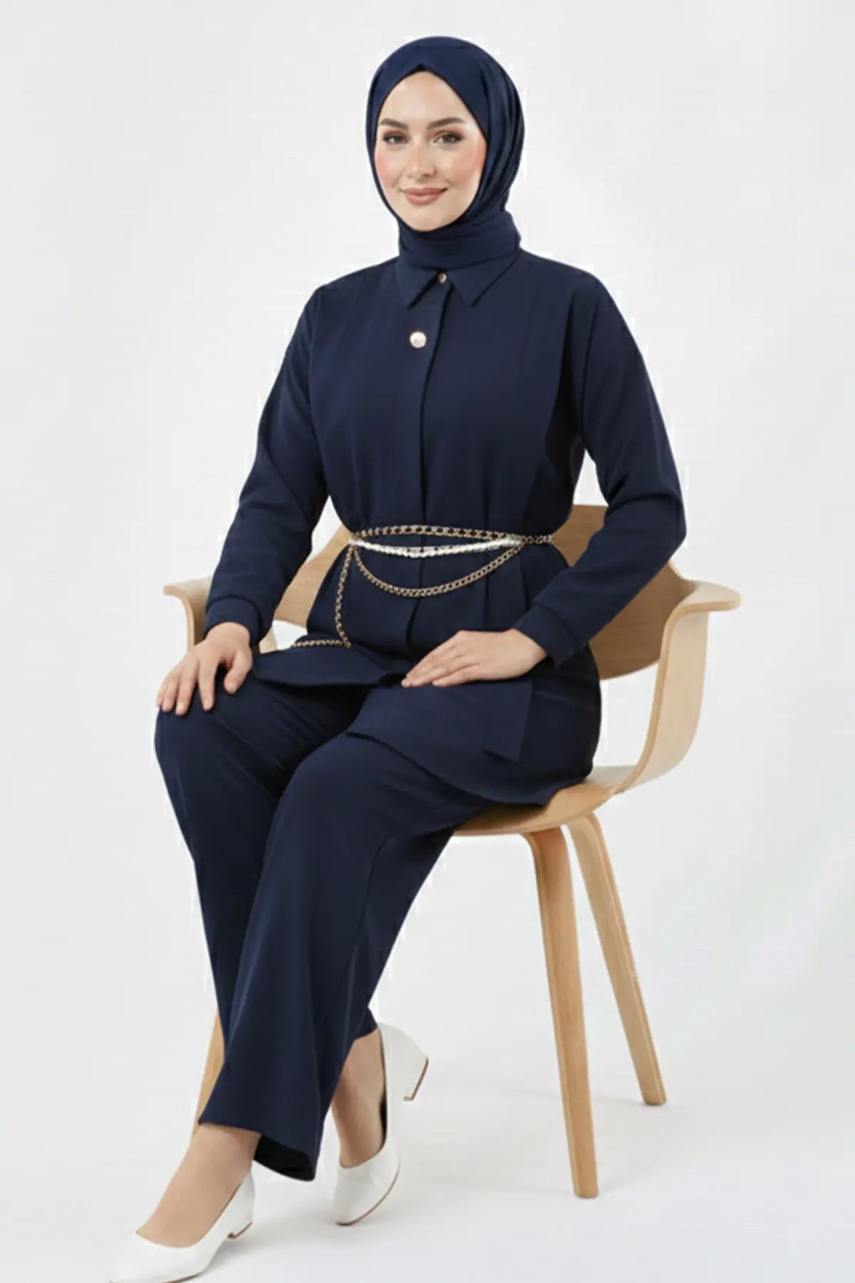 Brooch Detailed Hijab Two-piece Set | Navy Blue – NEOMODEST product image 2
