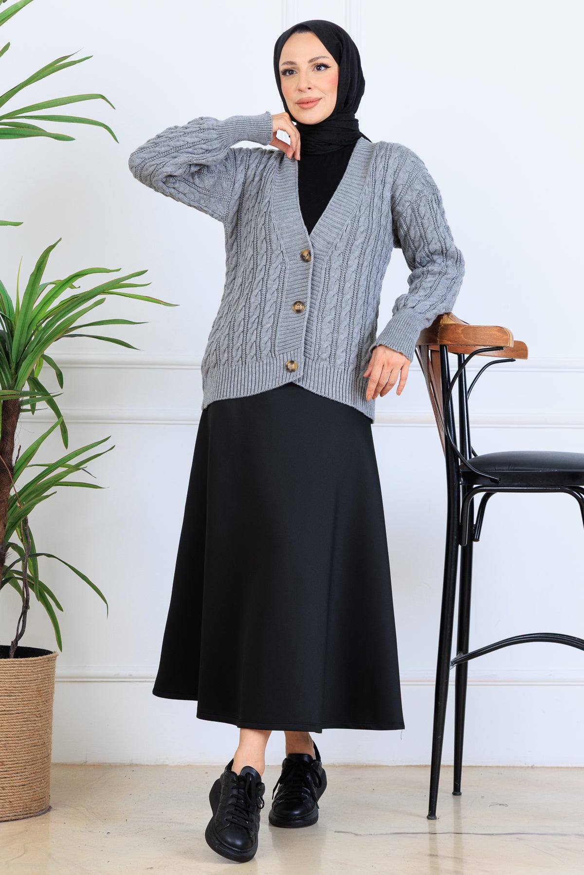 Hair Knit Short Knitwear Cardigan – NEOMODEST product image 1