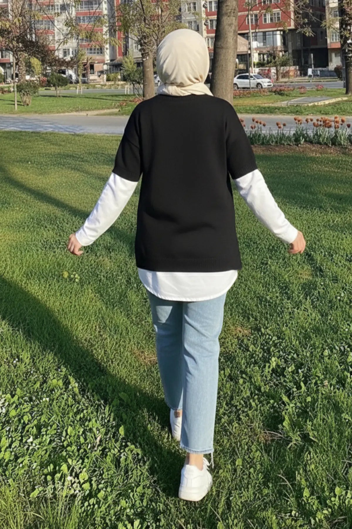 Oversized Ribbed Knit Sweater | Black – NEOMODEST product image 5