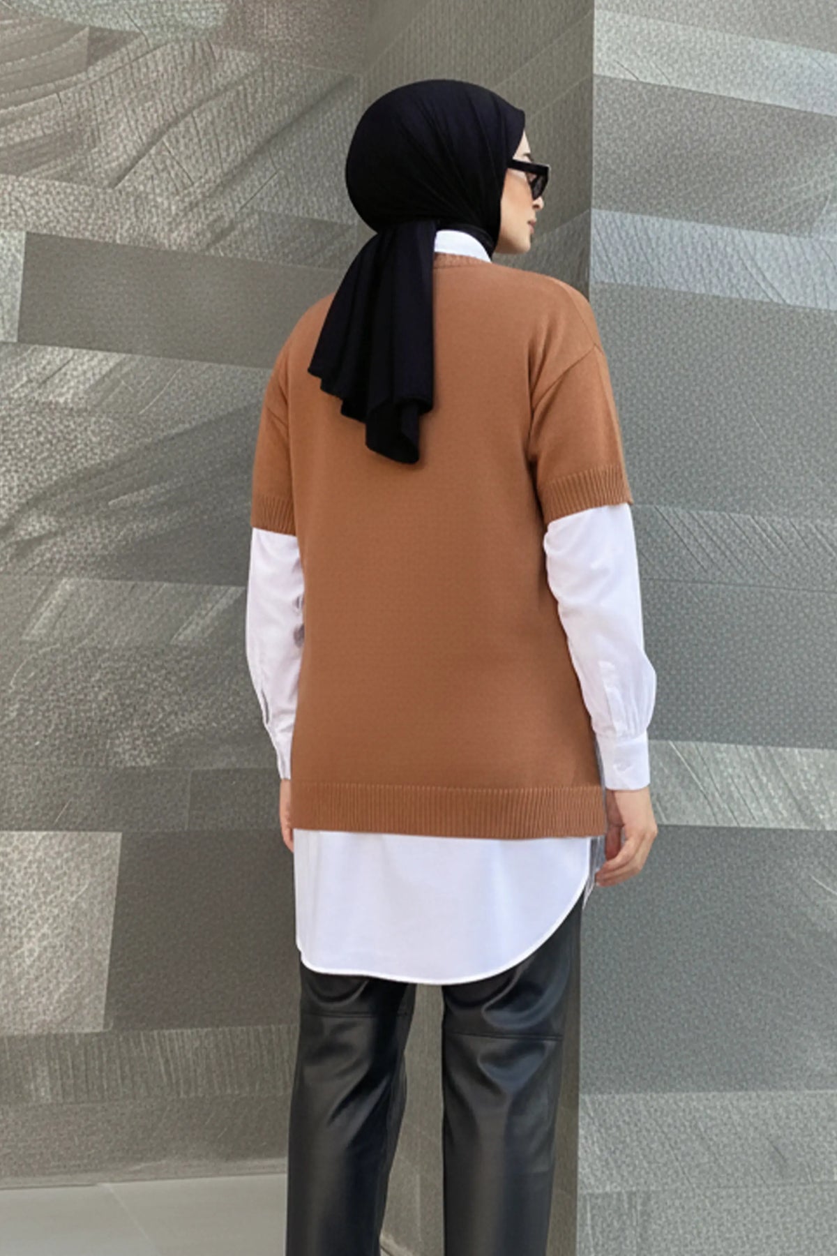 Oversized Ribbed Knit Sweater | Brown – NEOMODEST product image 4