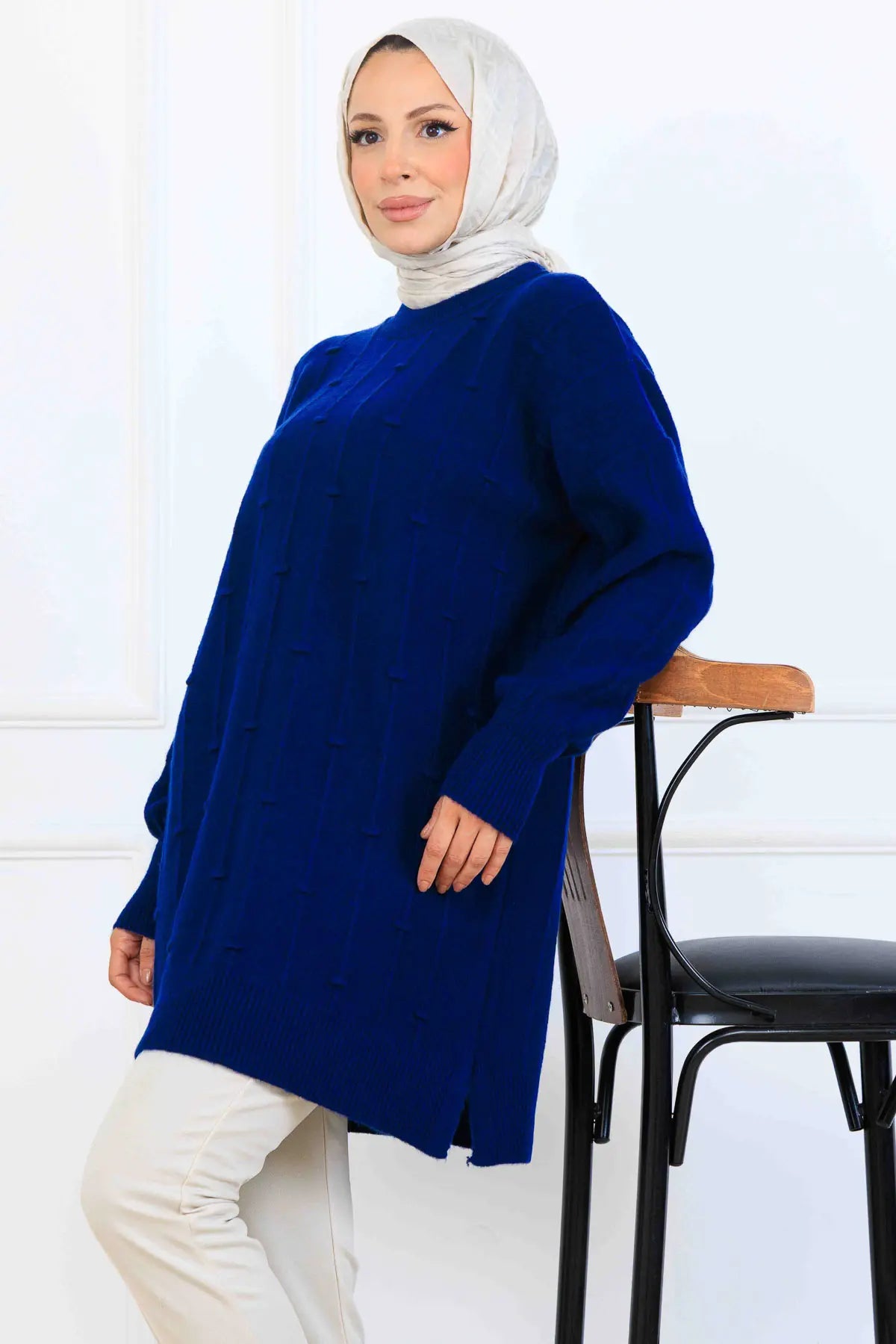 Patterned Knit Tunic | Navy Blue – NEOMODEST, image 3