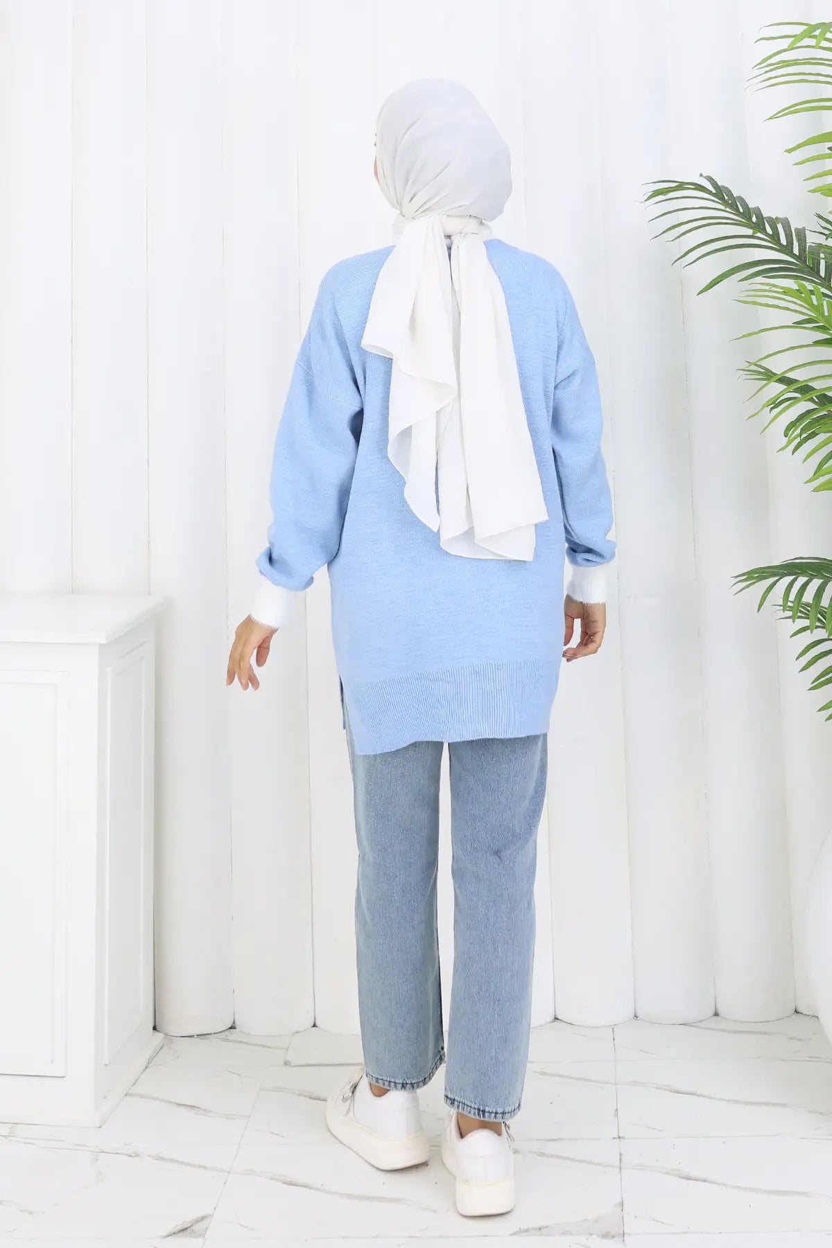 Patterned Knit Tunic in Blue – NEOMODEST, image 4