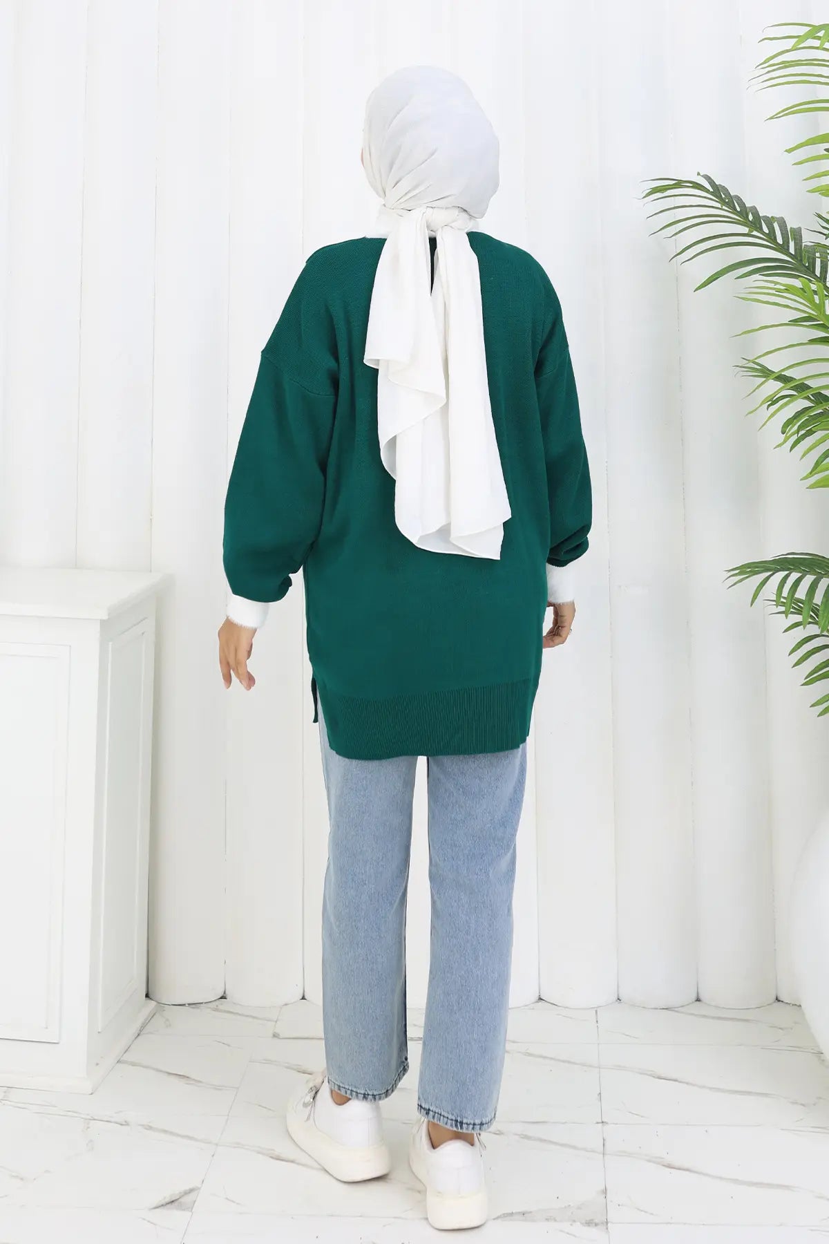 Patterned Knit Tunic in Emerald – NEOMODEST, image 4