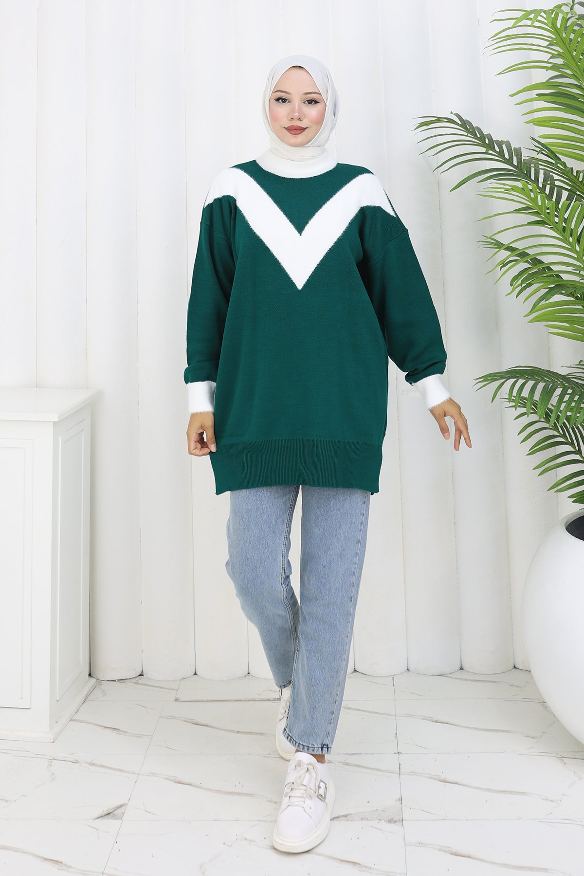 Patterned Knit Tunic in Emerald – NEOMODEST, image 1