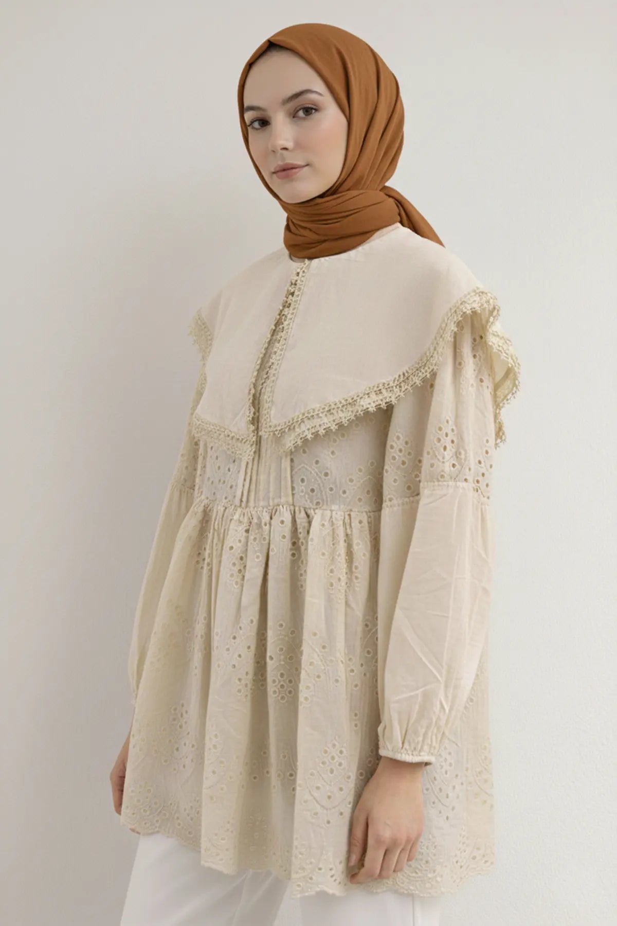 Peter Pan Collar Lace Tunic – NEOMODEST product image 2