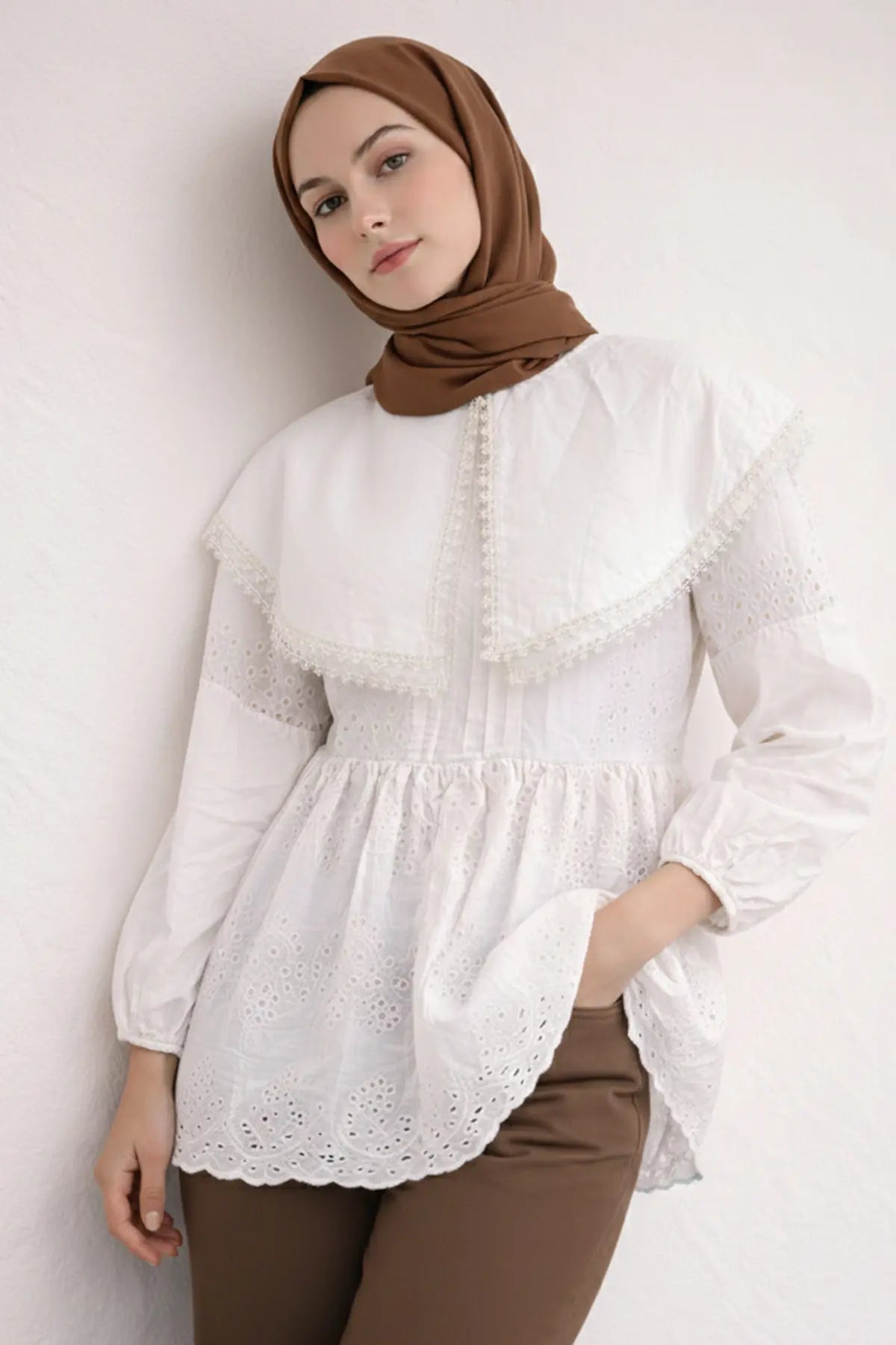 Peter Pan Collar Lace Tunic – NEOMODEST product image 2