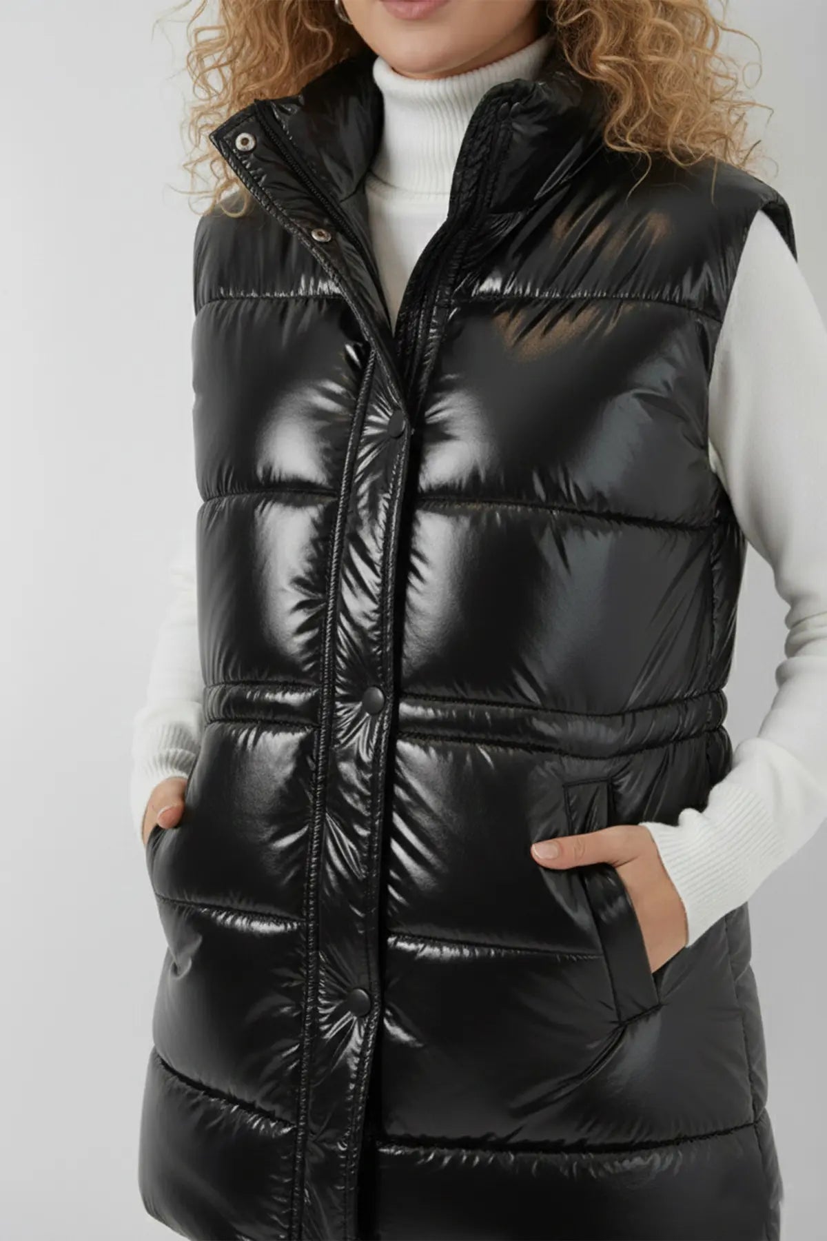 Shiny Vest | Black – NEOMODEST product image 2