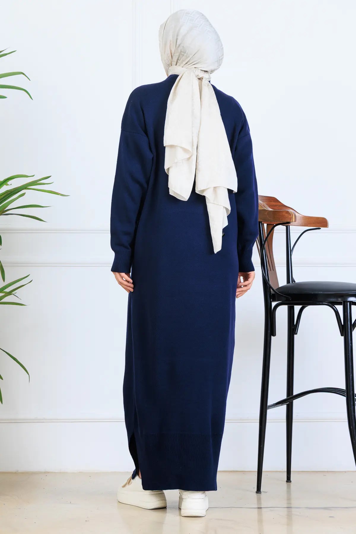 Slit Detailed Knit Dress | Navy Blue – NEOMODEST product image 4
