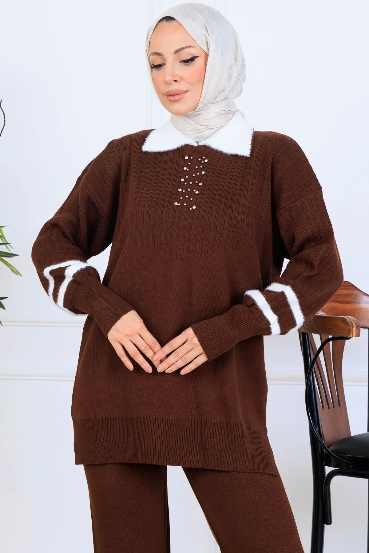 Stone-Embellished Knitwear Set in Brown – NEOMODEST, image 2