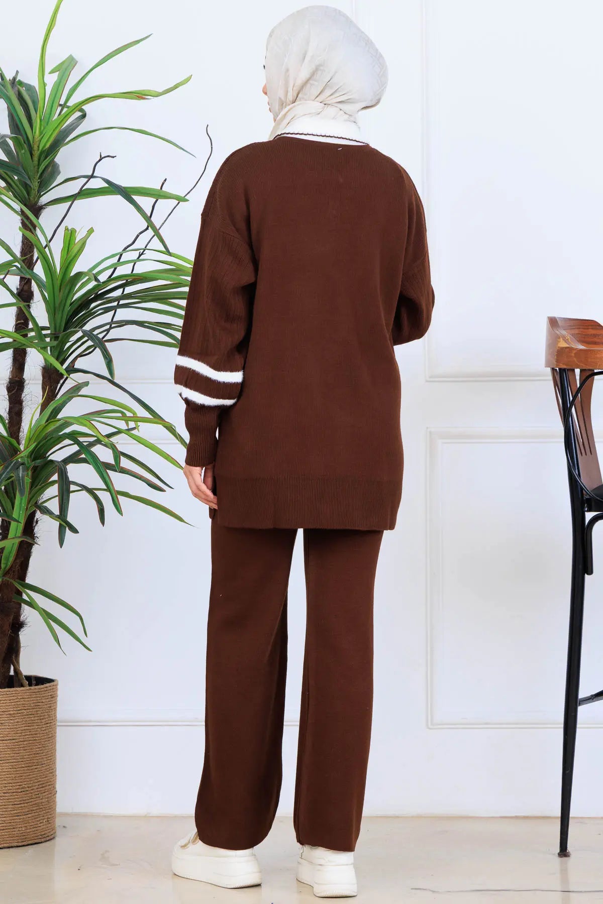 Stone-Embellished Knitwear Set in Brown – NEOMODEST, image 6