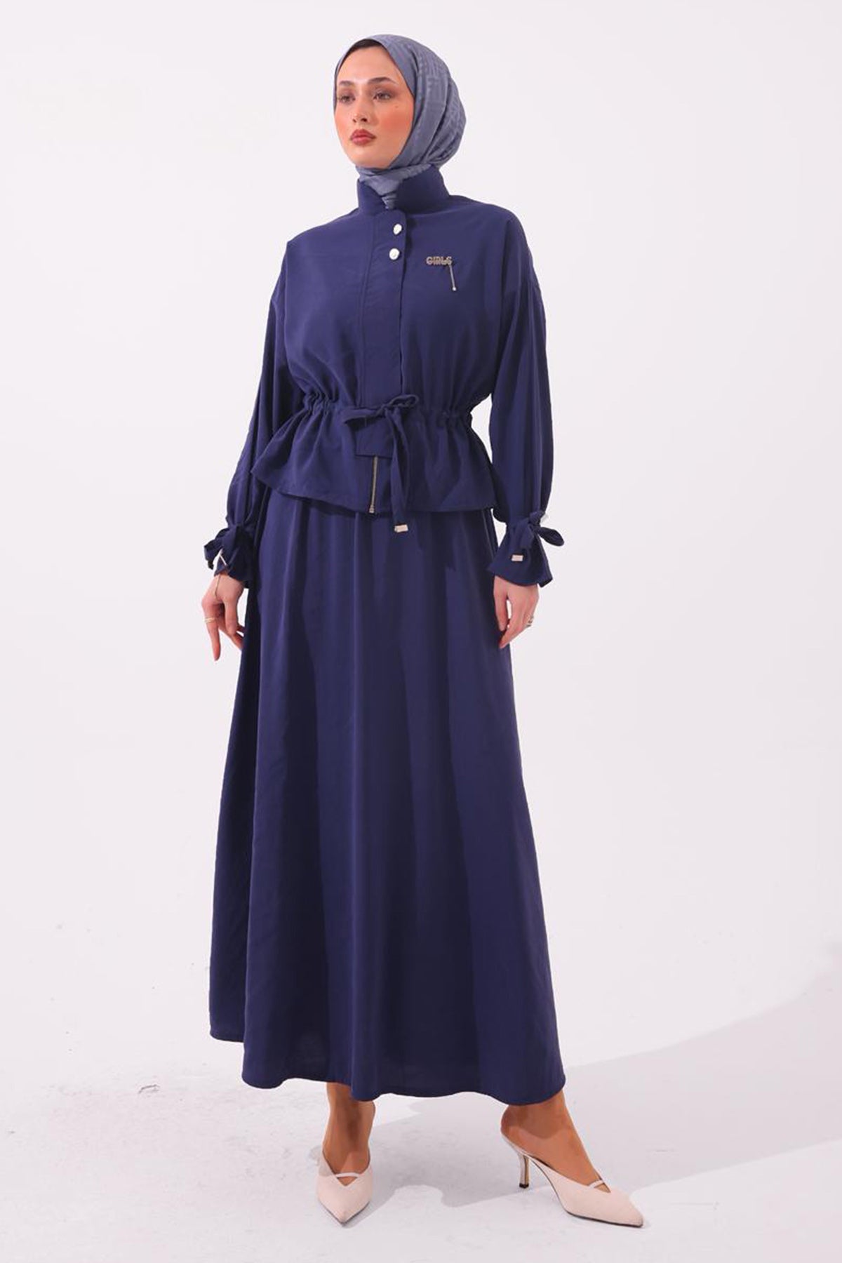 Two-piece Set With Brooch | Indigo – NEOMODEST product image 1