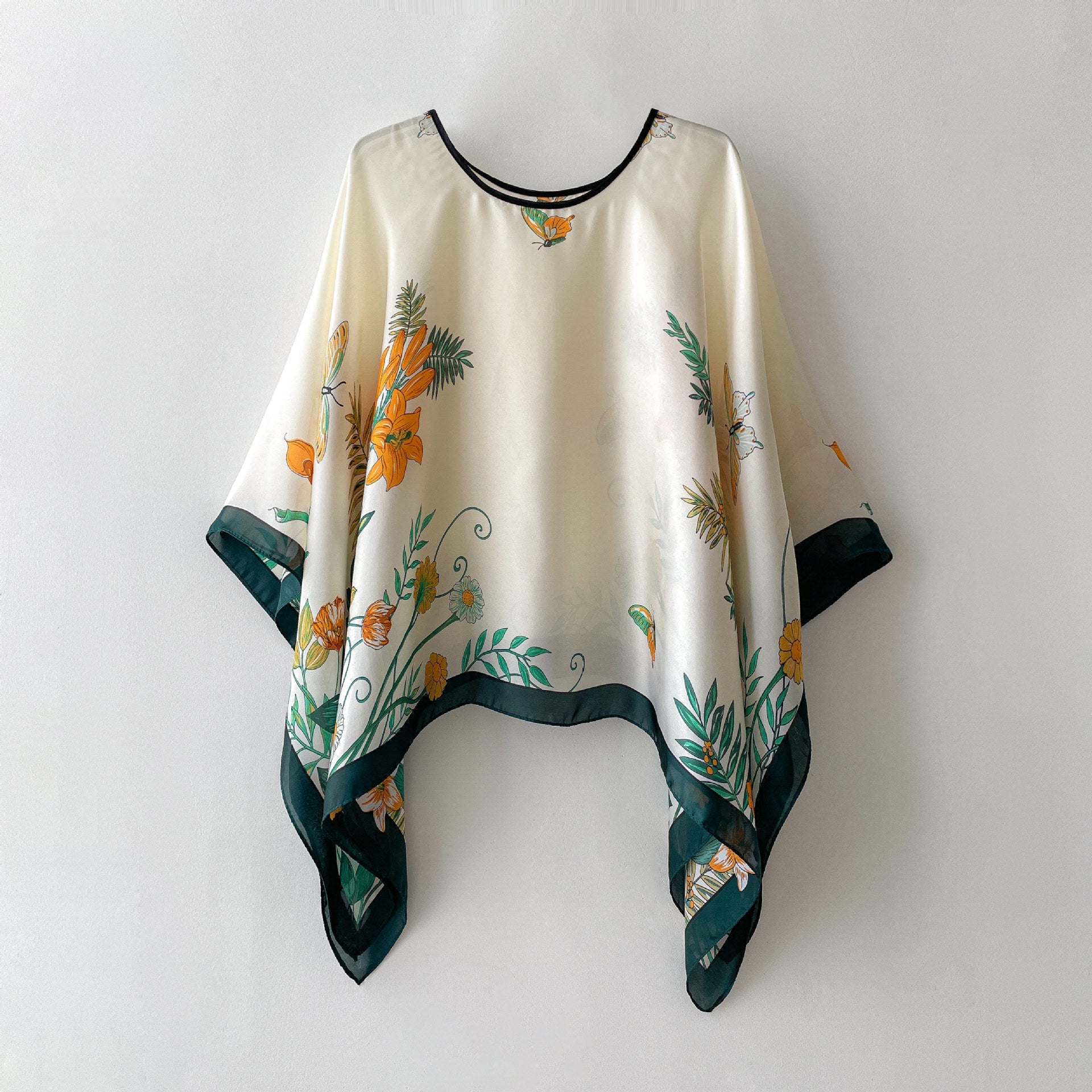 Women’s Pullover Shawl - Beige White / 110X110CM - Scarf