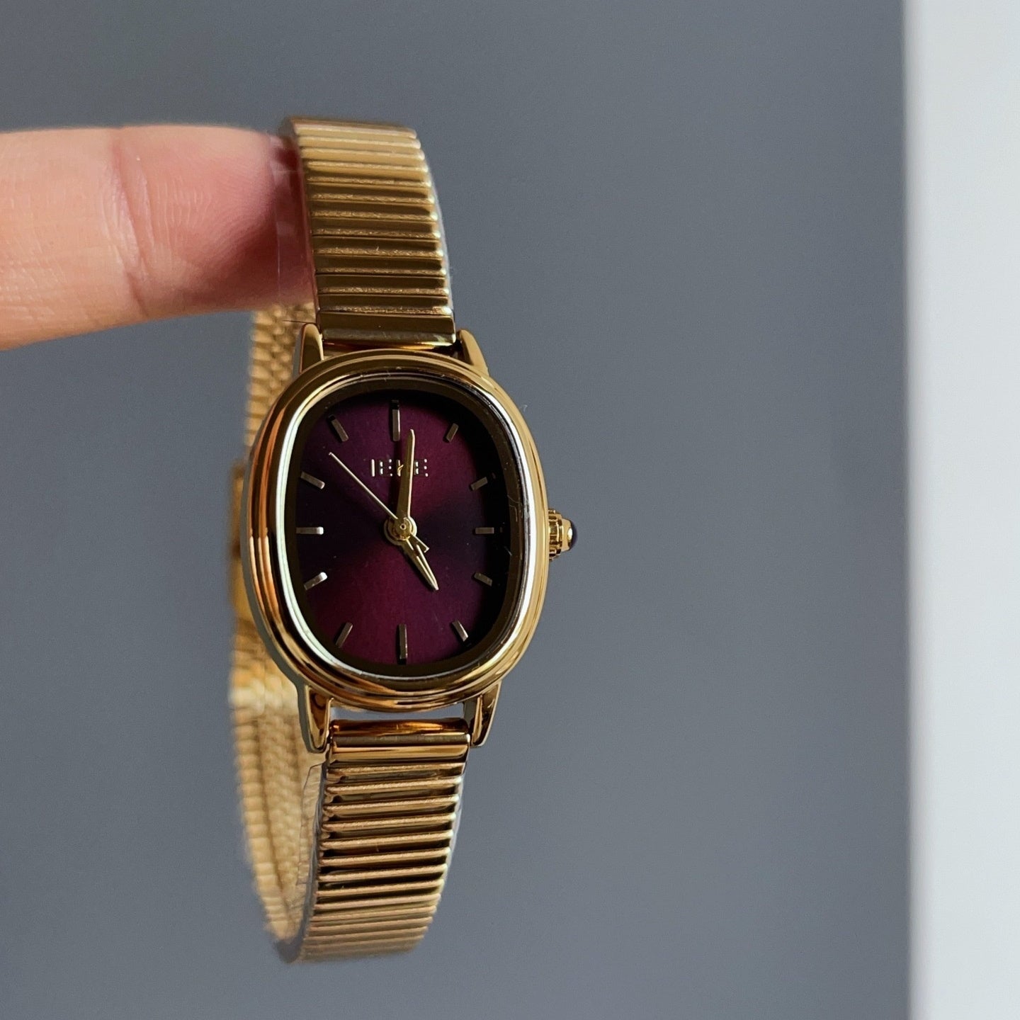 Women’s Retro Chain Watch - 88091 Xiannu Small Cocoa - Watch