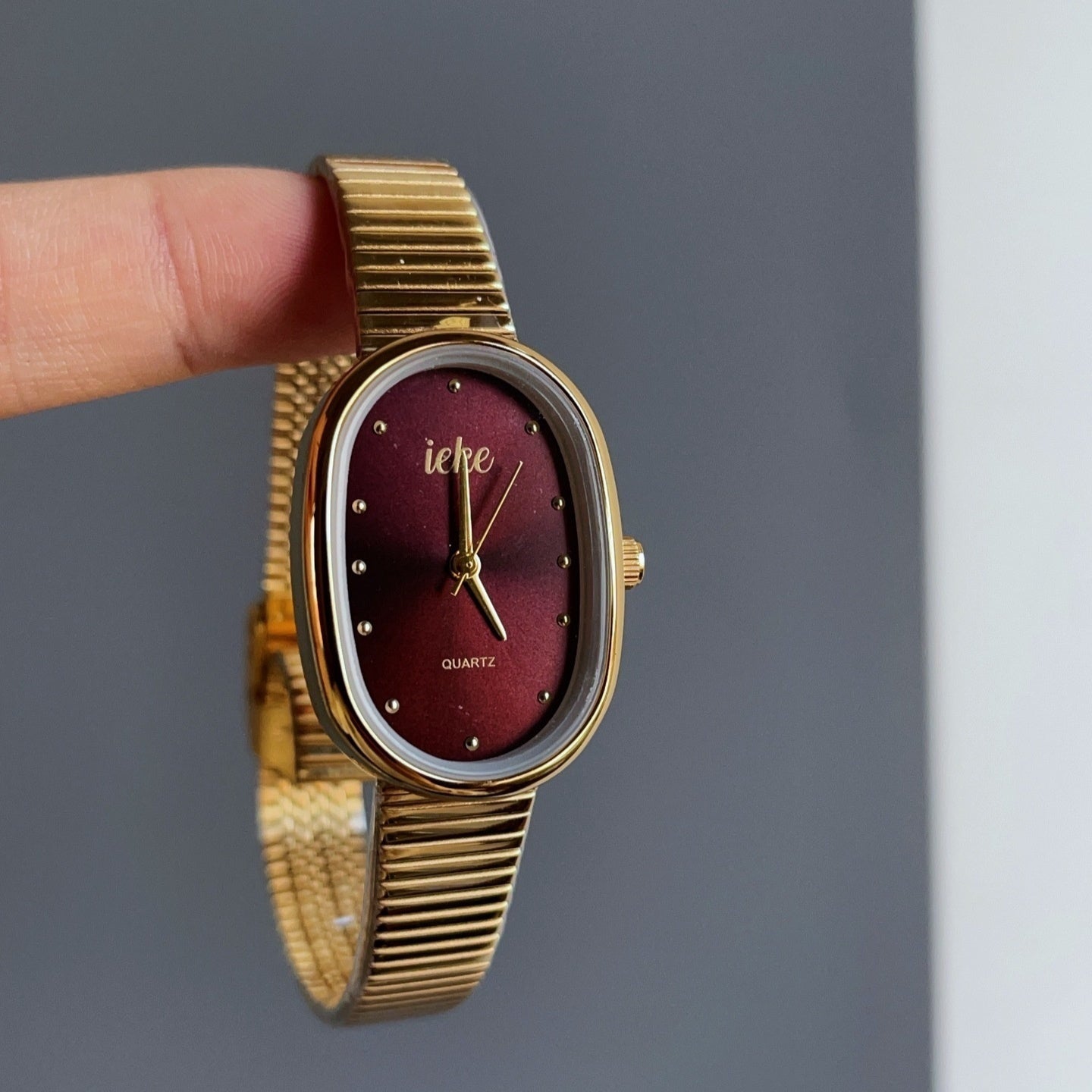 Women’s Retro Chain Watch - 88172 Axinu Oval Dots - Watch