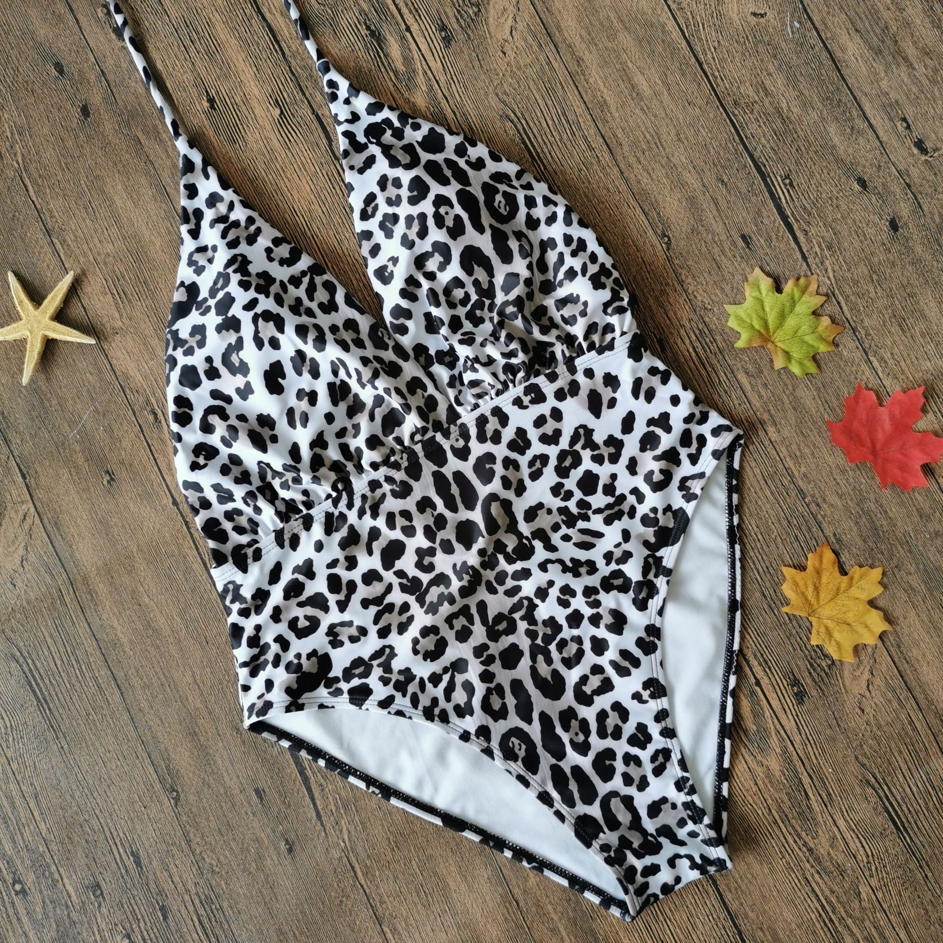 Women’s Swimwear One-Piece Swimsuit - Leopard Point / 2XL - swimsuit