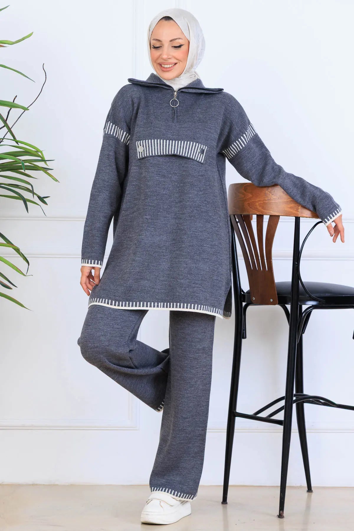 Mec Zippered Collar Knitwear Suit