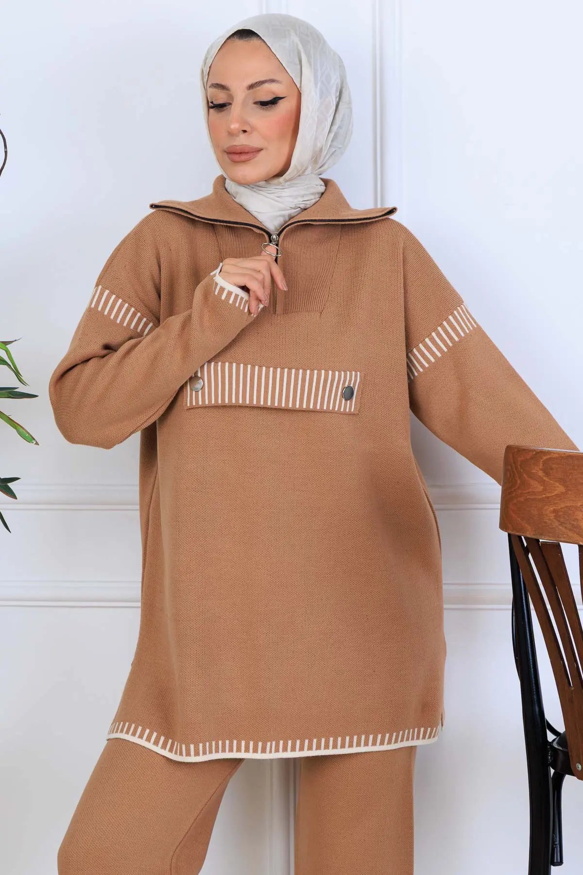 Mec Zippered Collar Knitwear Suit