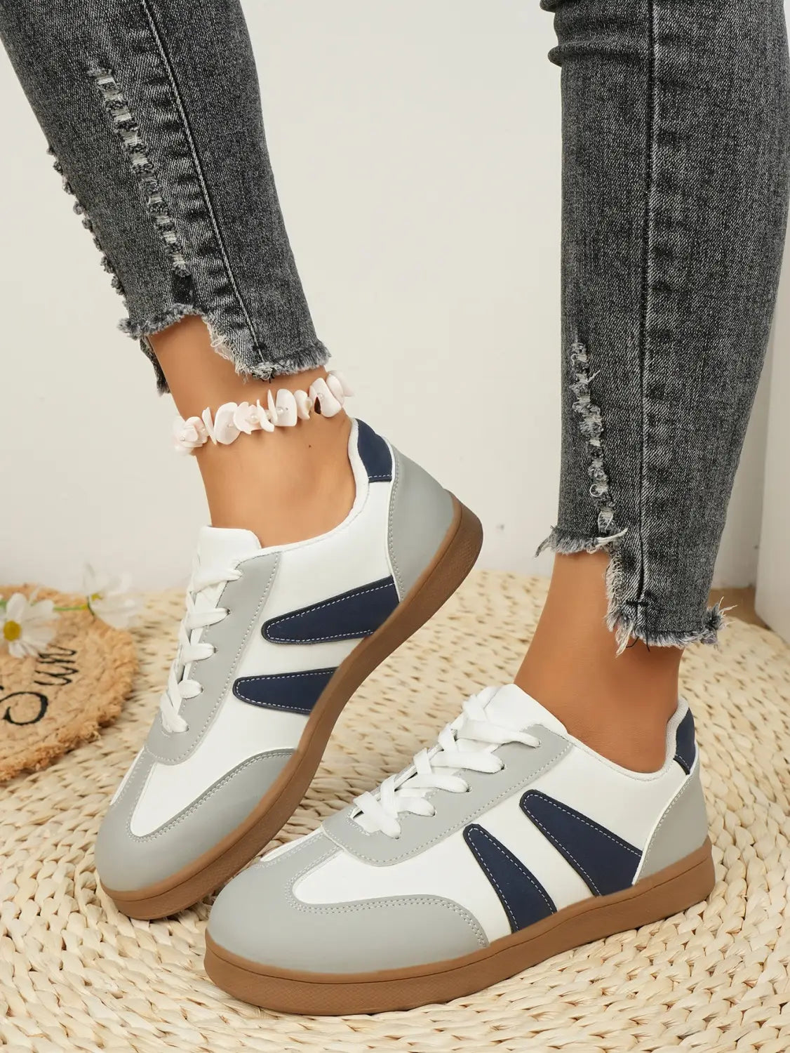 Women’s Flat Casual Shoes