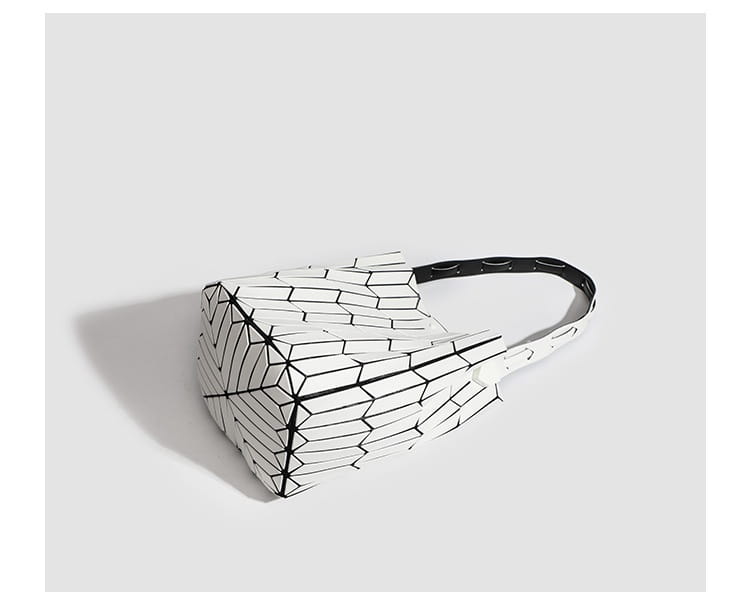 Geometric Rhombus Colour Matching Shoulder Bag