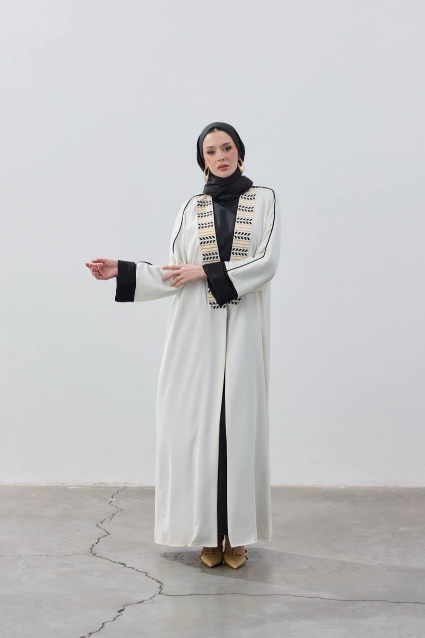 Stripe Detail Premium Abaya – Black & White