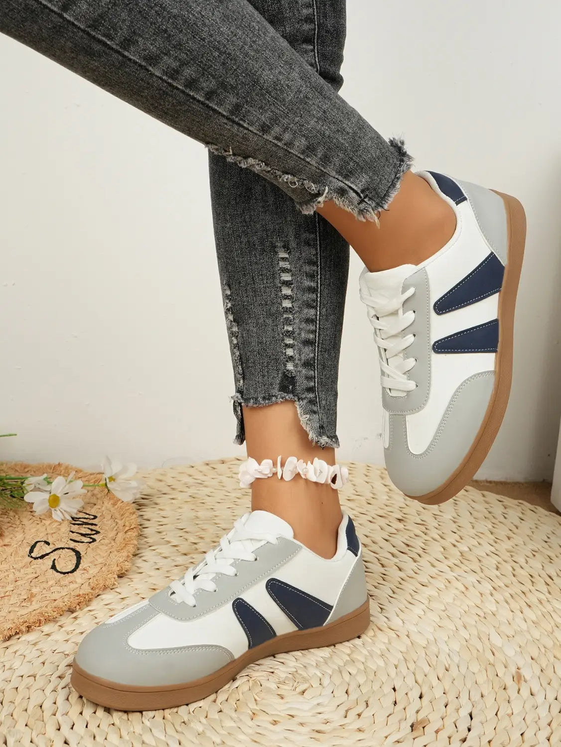 Women’s Flat Casual Shoes