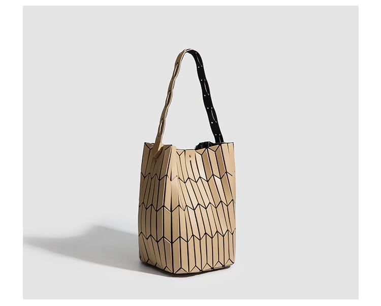 Geometric Rhombus Colour Matching Shoulder Bag