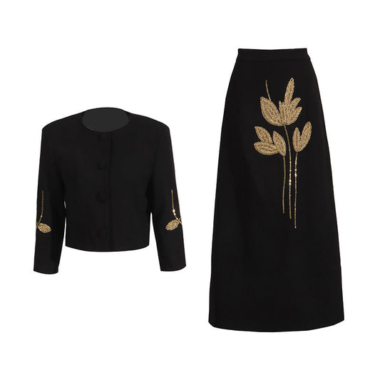 Exquisites zweiteiliges Set mit Blumen und Perlen