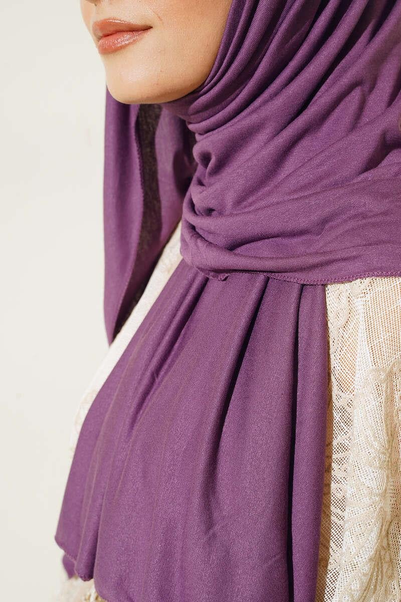 Plain Combed Shawl – Latte & Purple | Premium Modest Fashion | Neomodest