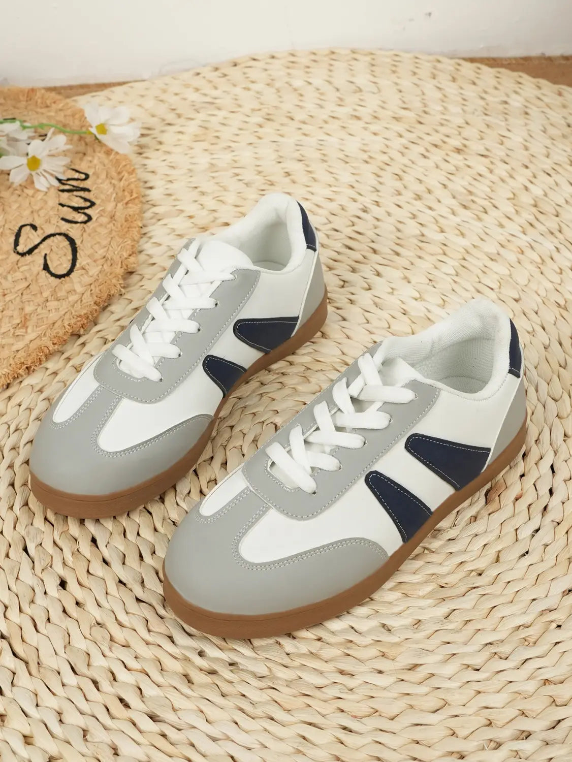 Women’s Flat Casual Shoes