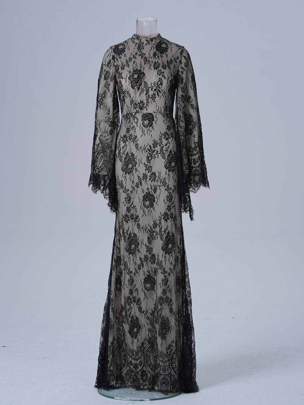 Elegant Lace Bodycon Dress with Long Sleeves