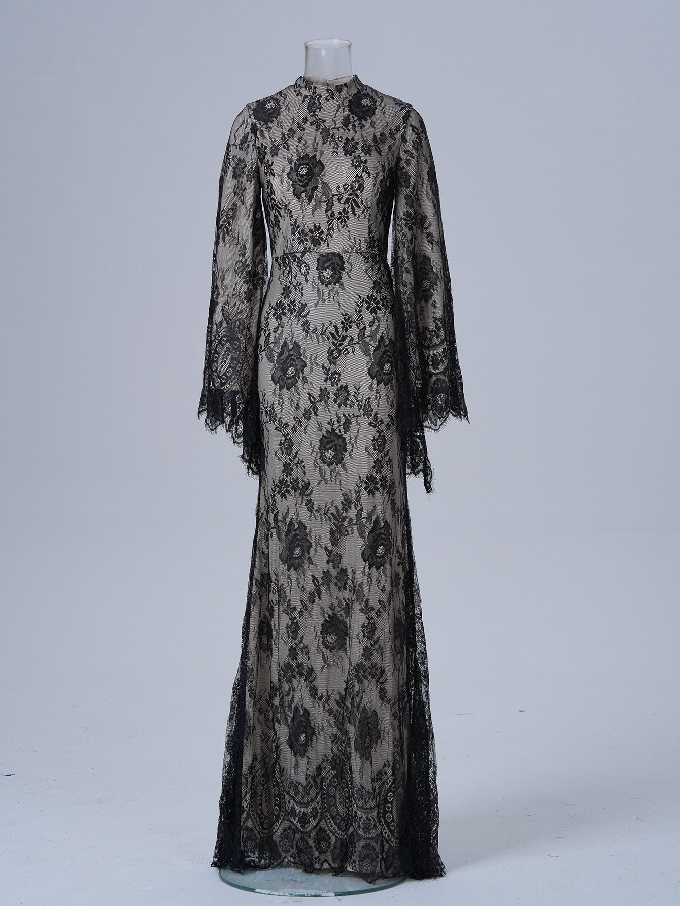 Elegant Lace Bodycon Dress with Long Sleeves