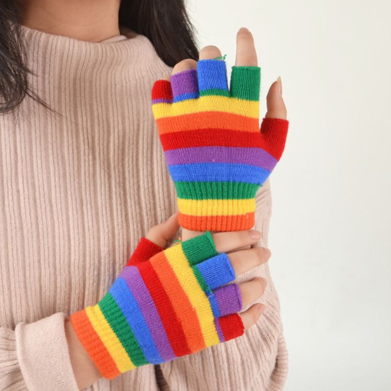 Regenbogenfarbene, gestreifte fingerlose Handschuhe – Halbfinger-Strickfäustlinge