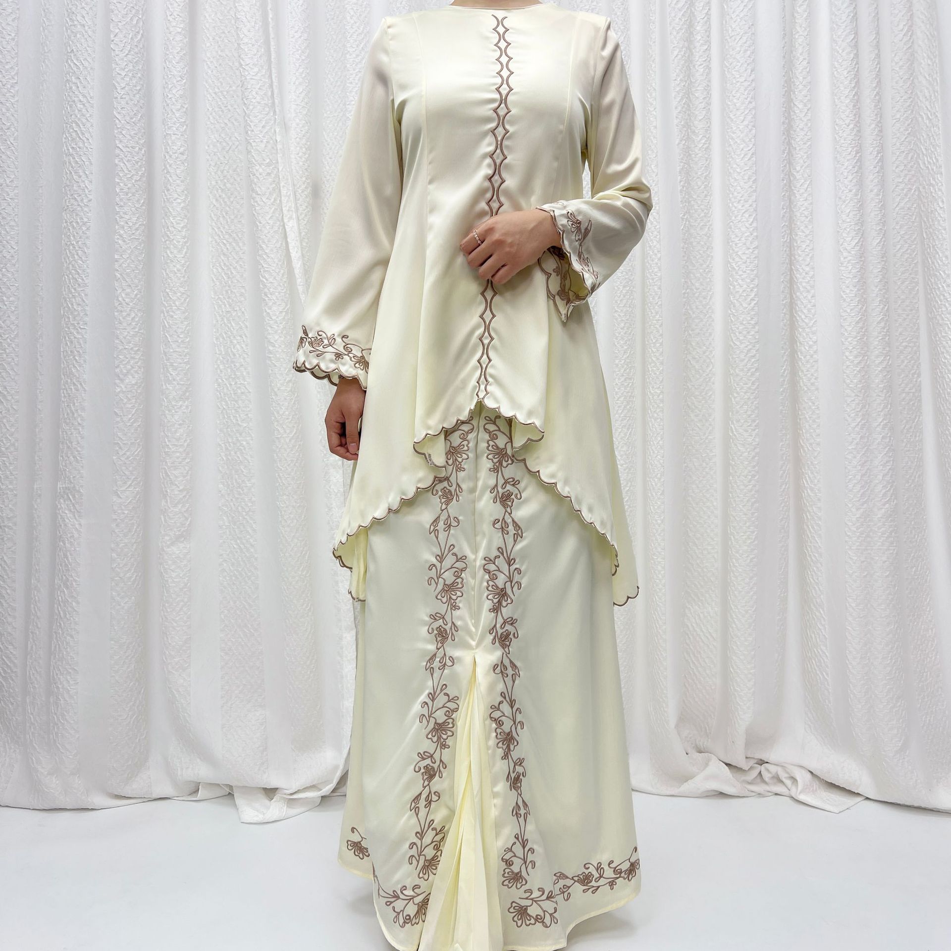 Malay Cage Clothing French Wrinkle Embroidery Embroidery Bell Sleeve Suit