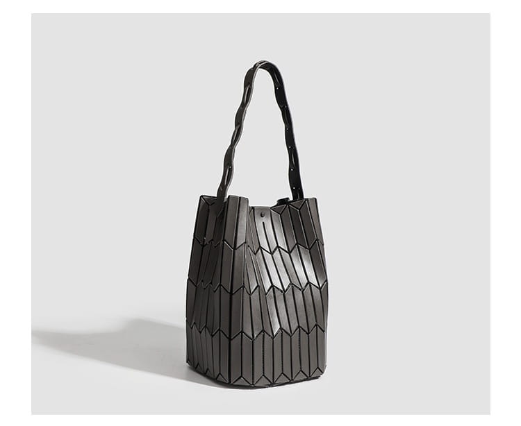 Geometric Rhombus Colour Matching Shoulder Bag