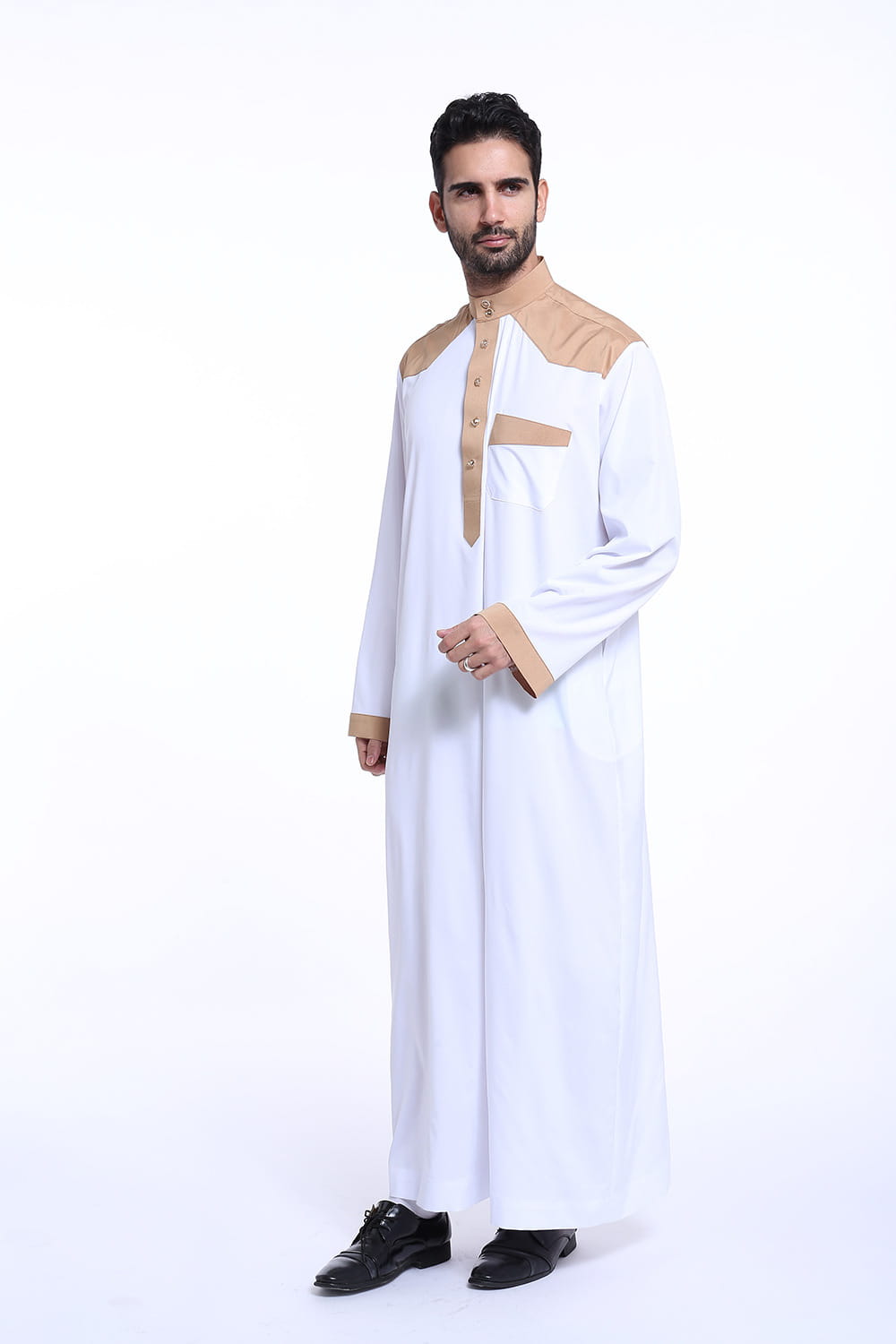 Muslimische Herrenrobe aus dem Nahen Osten
