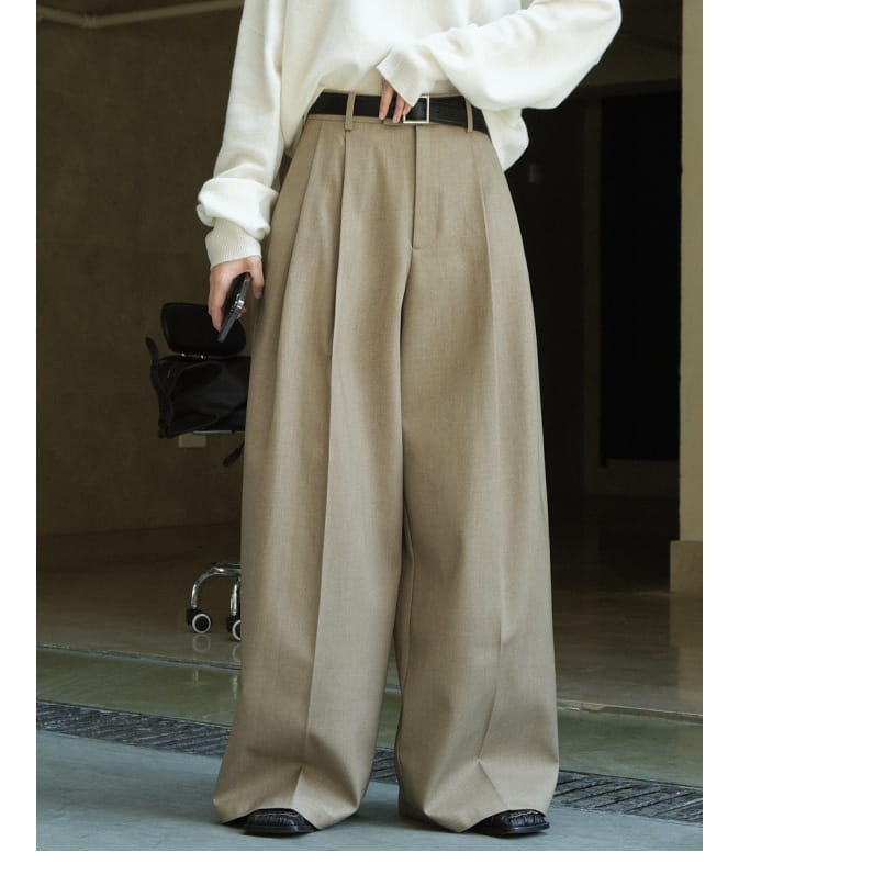 Women’sCasual Style Three-dimensional Pleated Suit Pants