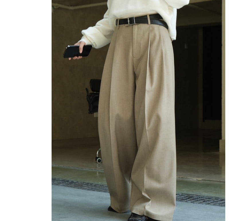 Women’sCasual Style Three-dimensional Pleated Suit Pants