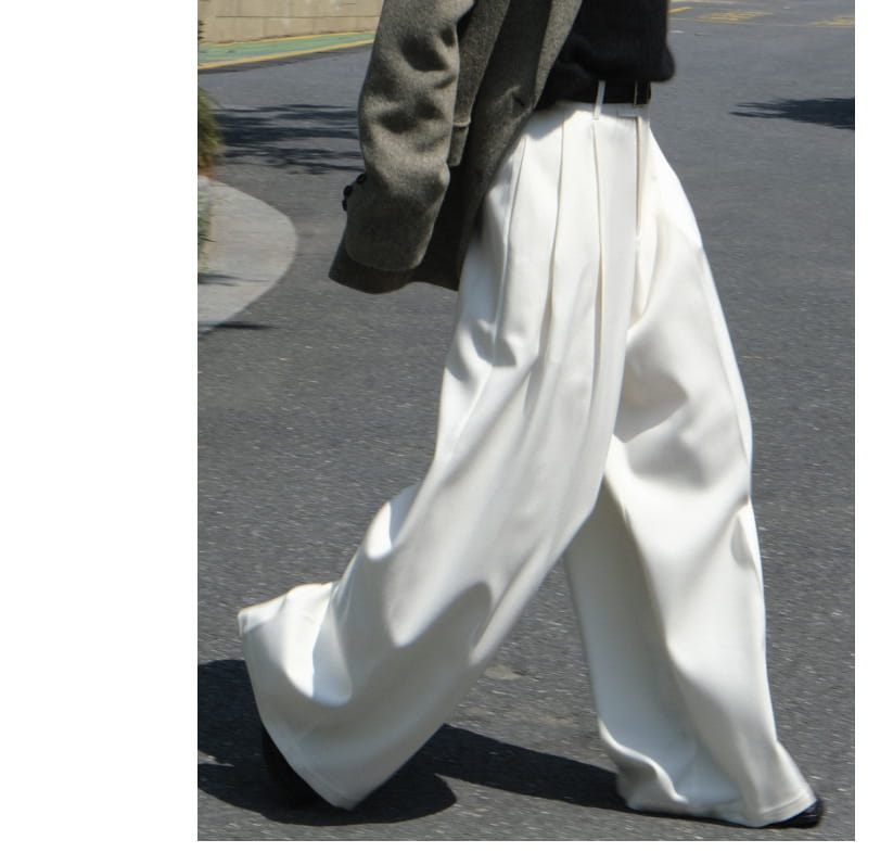 Women’sCasual Style Three-dimensional Pleated Suit Pants