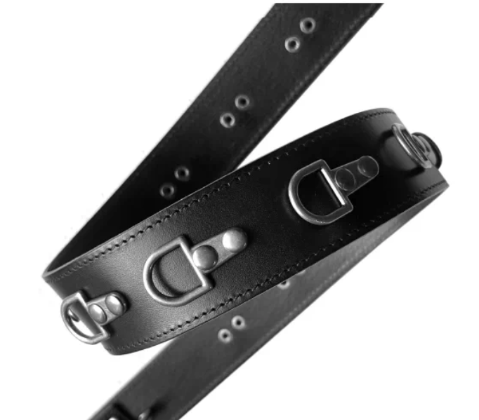 Verstellbarer Ledergürtel mit Sattelschnalle und Klettverschluss