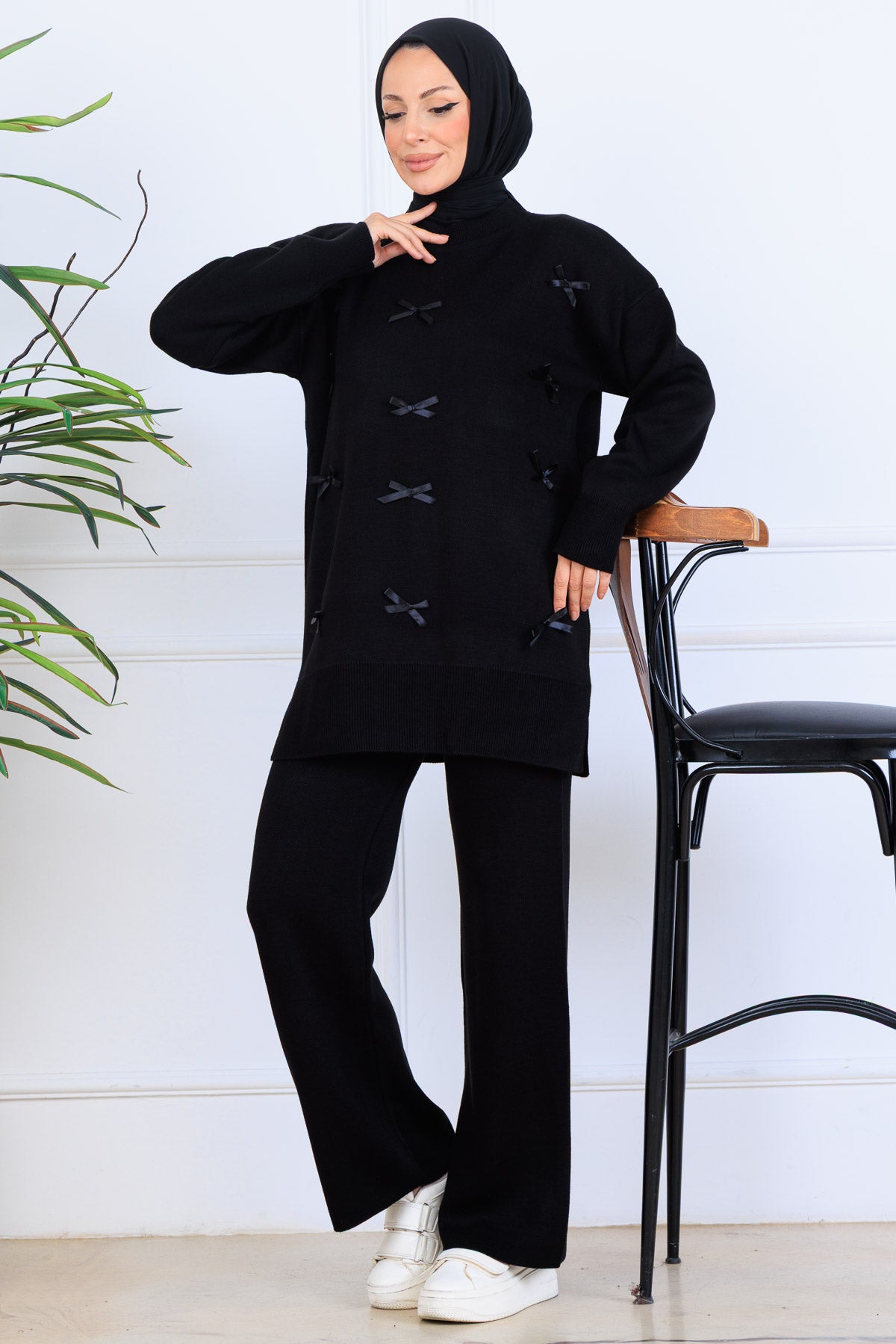 Bow-Detail Knitwear Set in Black – NEOMODEST, image 1