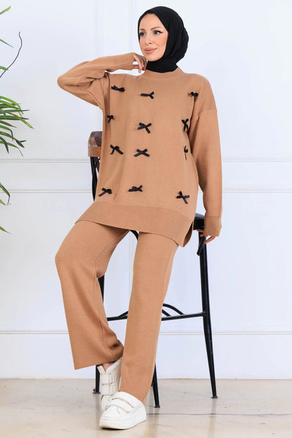 Bow-Detail Knitwear Set in Camel – NEOMODEST, image 2