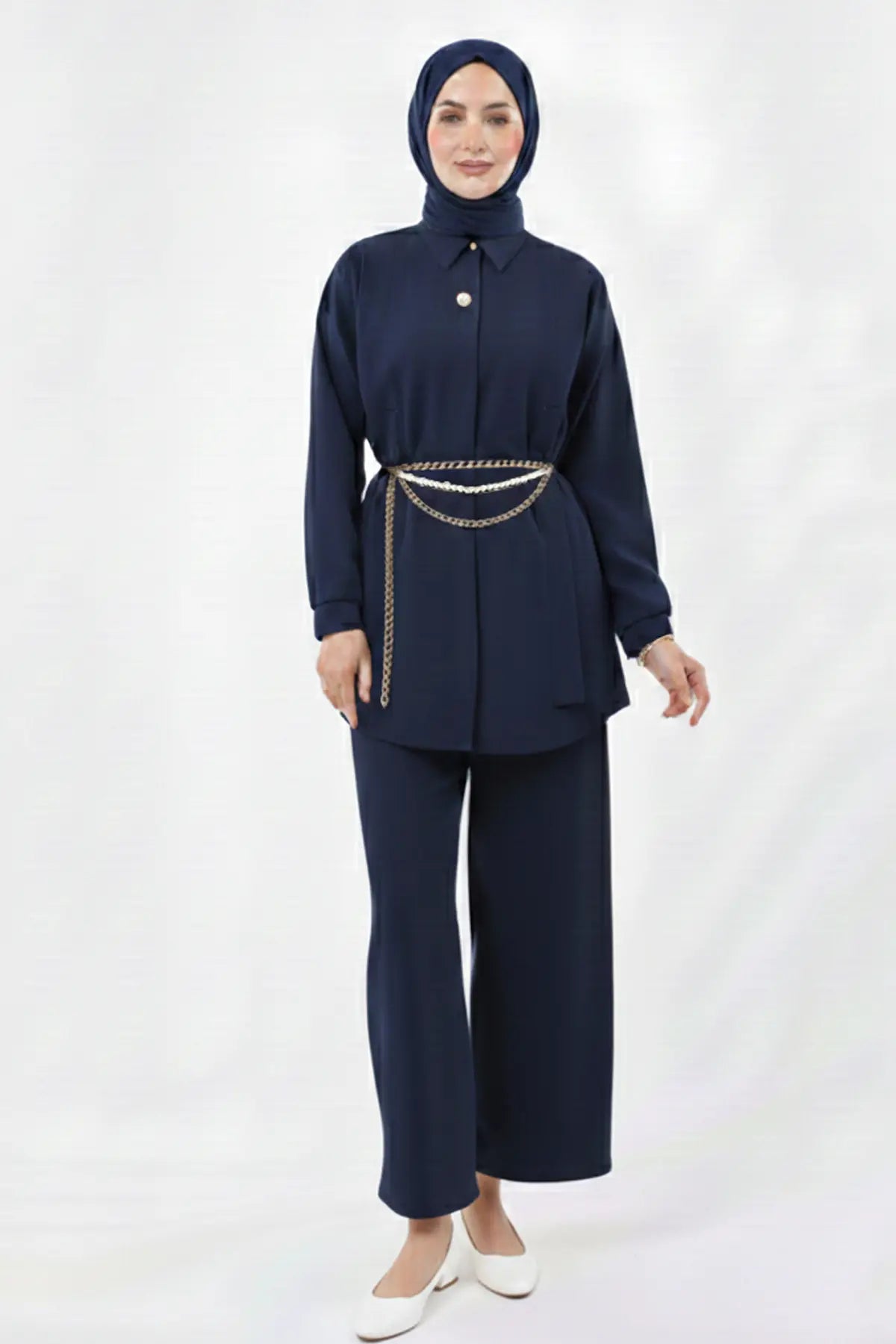 Brooch Detailed Hijab Two-piece Set | Navy Blue – NEOMODEST product image 3