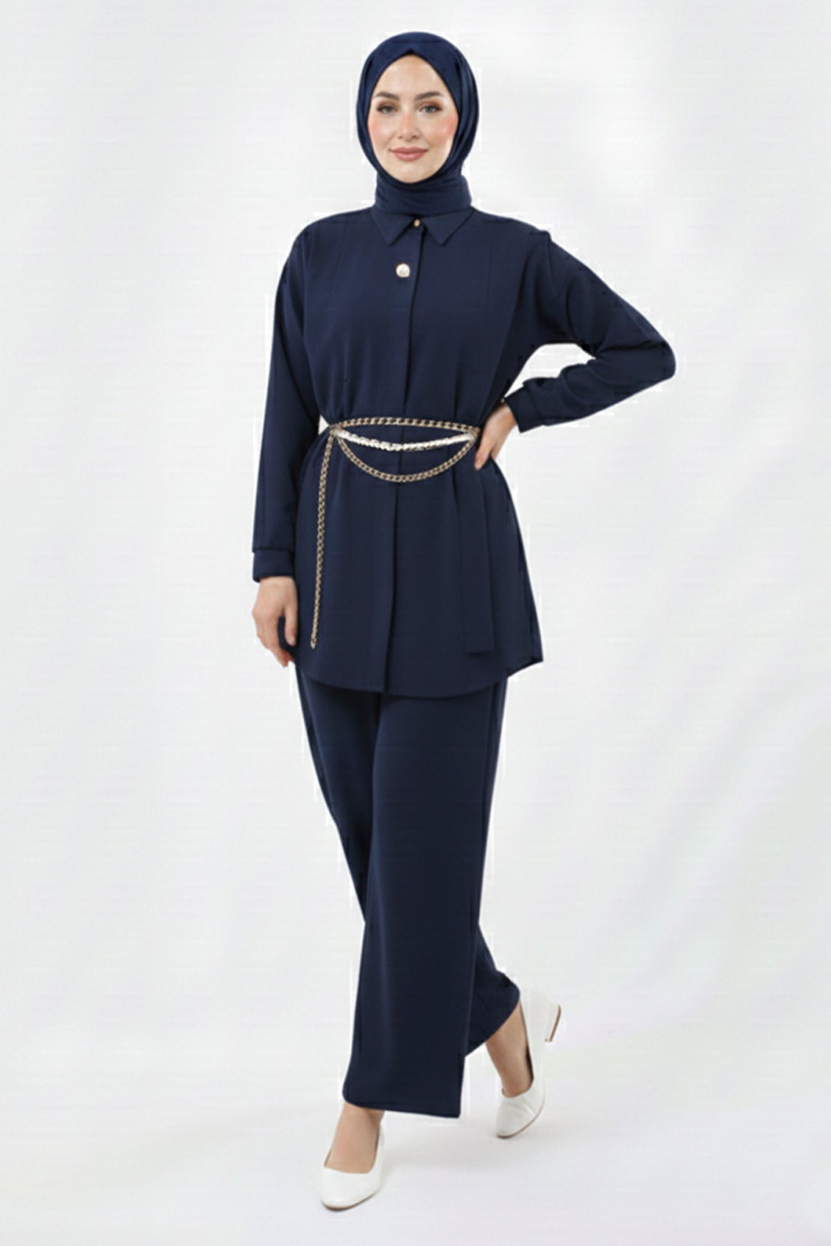 Brooch Detailed Hijab Two-piece Set | Navy Blue – NEOMODEST product image 1